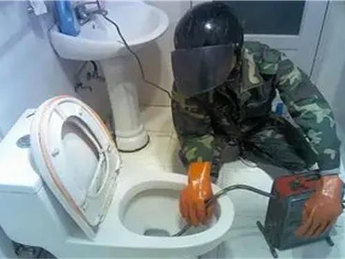 马桶疏通