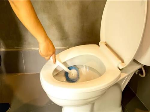 马桶疏通