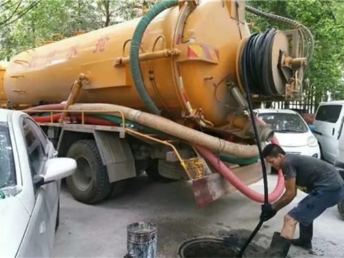 高压车疏通下水道