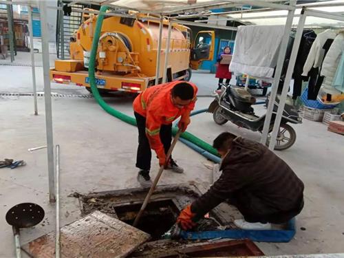 高压车疏通下水道